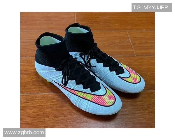 顶级球星亲选必备足球鞋推荐让你在赛场上尽显锋芒